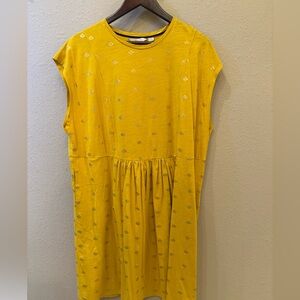 Boden sleeveless yellow mjni dress with gold foil pattern Cute for summer!